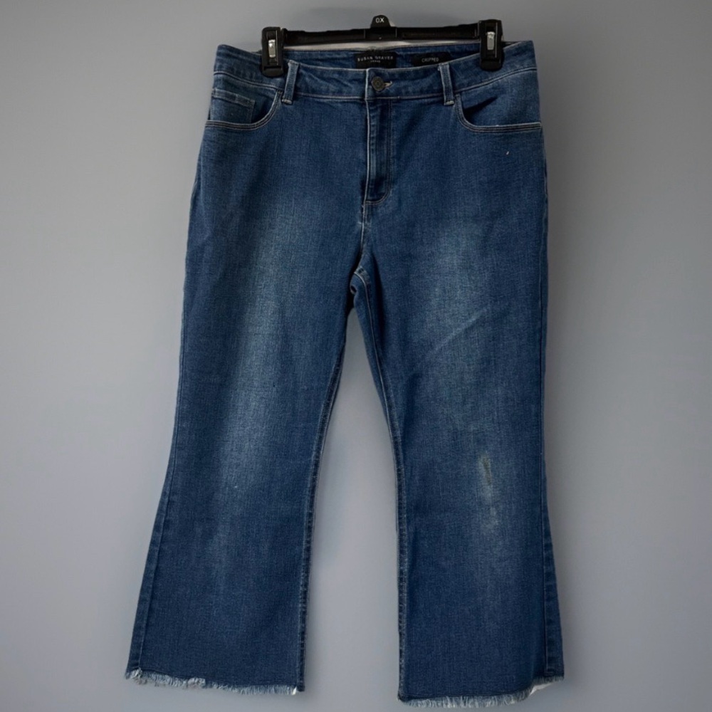 Susan Graver Women's Blue Denim Cropped Jeans, Size 12P, High Rise Raw Hem 34X23